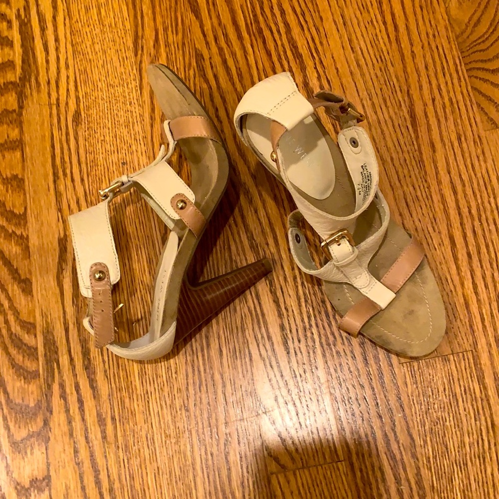 Nine West 4” cream and beige heels gold details